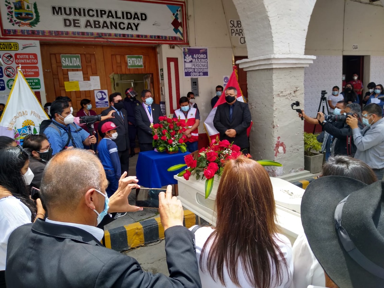 Municipalidad de Abancay rindió homenaje póstumo a prof. Adelma Robles De Vidal.